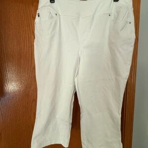 Belle by Kim Gravel White Women Denim capris